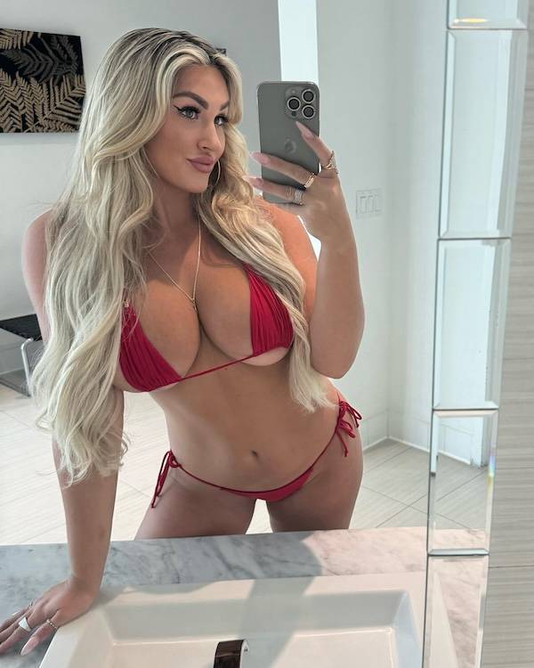 how are their tops still holding 34 pics 8.html - 34 HD Photos | Premium Gallery 2025