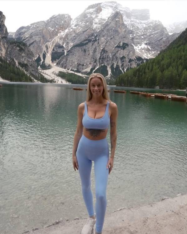 these gaps are so seductive 32 pics 8.html - 32 HD Photos | Premium Gallery 2025