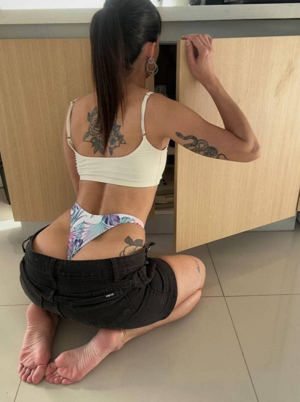 hot girls in tight jeans 44 pics 2.html - 44 HD Photos | Premium Gallery 2025