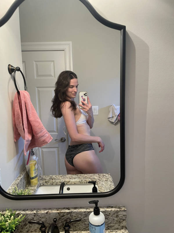 blondes brunettes beauty battle 37 pics 3.html - 37 HD Photos | Premium Gallery 2025