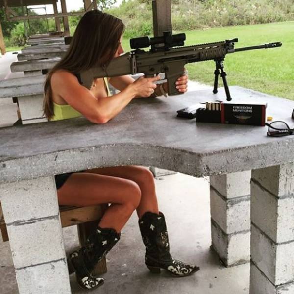 guns and girls a powerful combination 40 pics 14.html - 40 HD Photos | Premium Gallery 2025