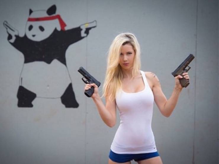 guns and girls a powerful combination 40 pics 14.html - 40 HD Photos | Premium Gallery 2025