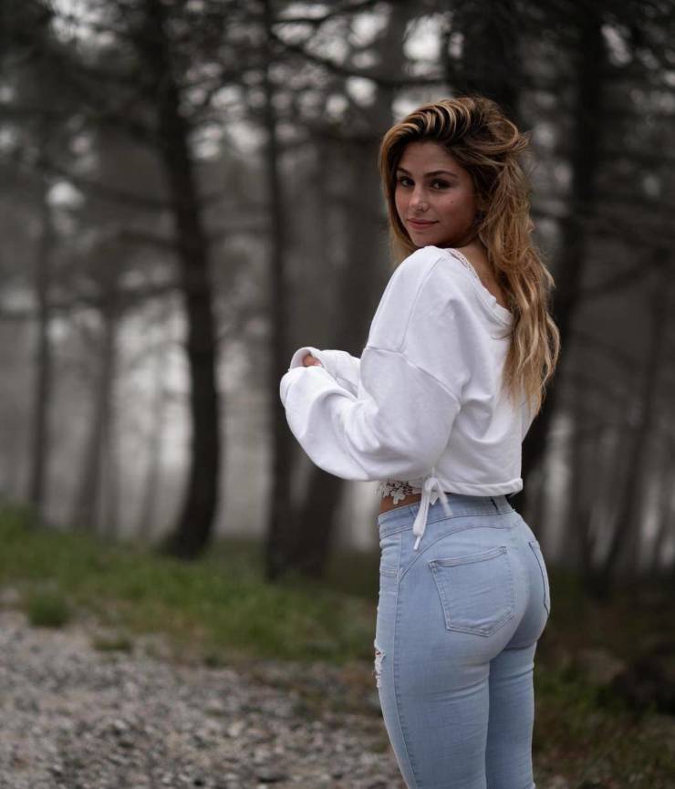 hot girls in tight jeans 30 pics 14.html - 30 HD Photos | Premium Gallery 2025