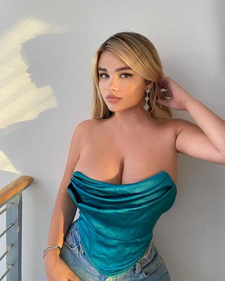 Boobs! Boobs For Everyone!