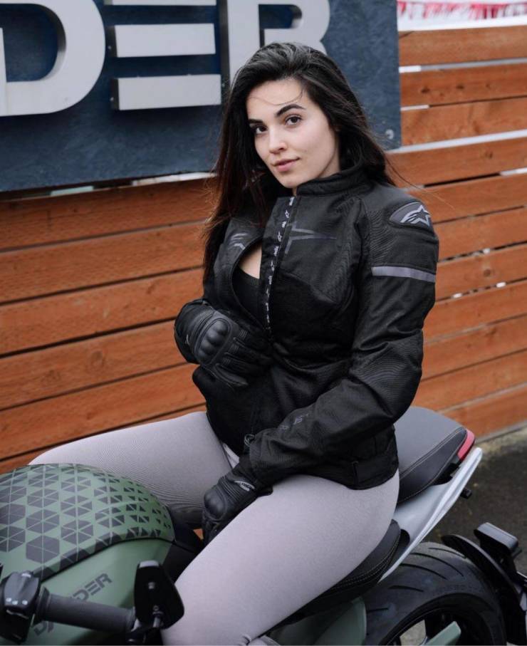 izigirls are waiting for you 37 pics 2.html - 37 HD Photos | Premium Gallery 2025