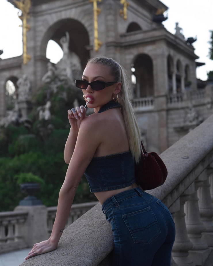 hot girls in tight jeans 37 pics 2.html - 37 HD Photos | Premium Gallery 2026