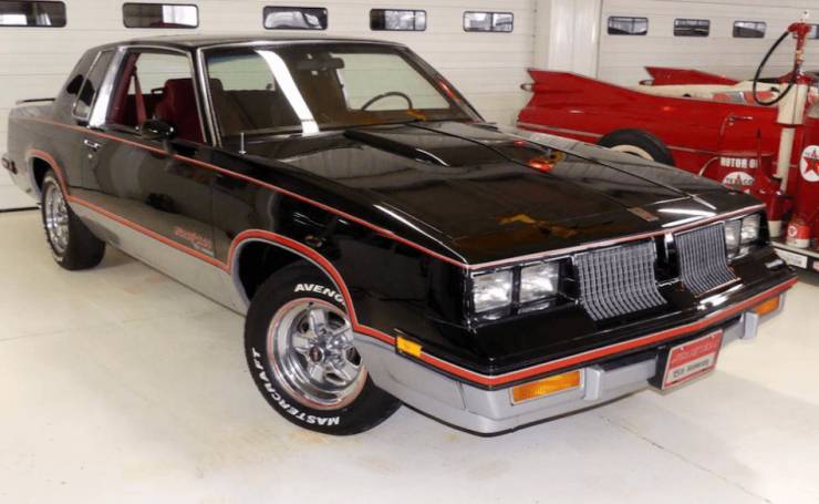 Built to Roar: Legendary Muscle Cars