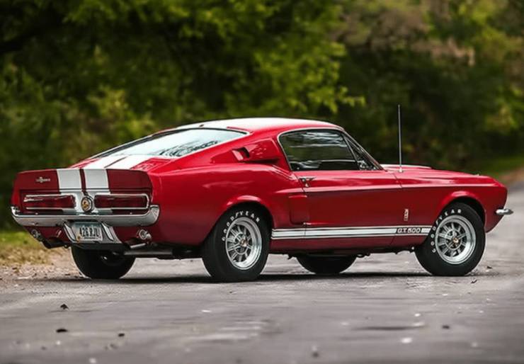 Built to Roar: Legendary Muscle Cars