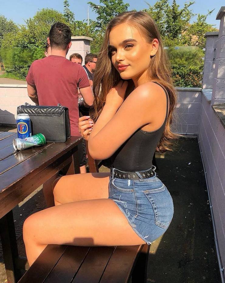 hot girls in tight jeans 39 pics 14.html - 39 HD Photos | Premium Gallery 2026