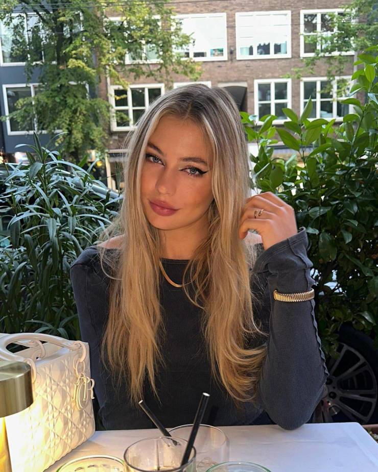 izigirls are waiting for you 33 pics 9.html - 33 HD Photos | Premium Gallery 2026