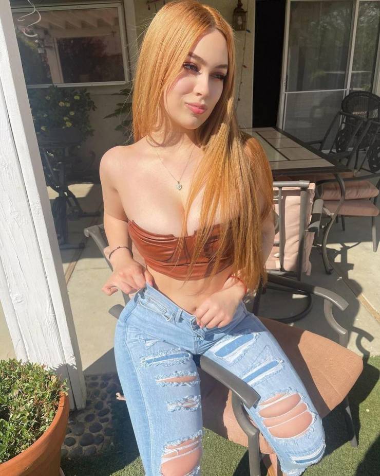 Hot Girls In Tight Jeans