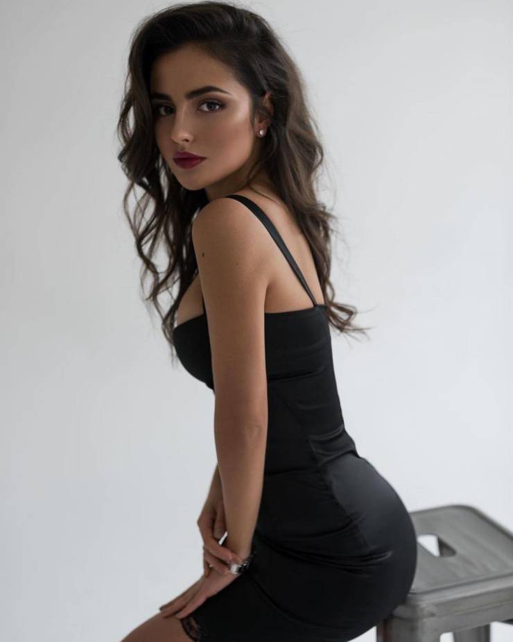 black dress that says it all 38 pics 8.html - 38 HD Photos | Premium Gallery 2026