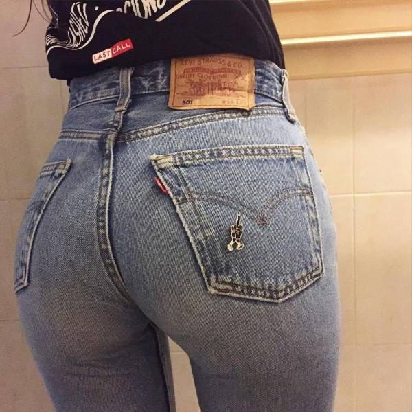 Hot Girls In Tight Jeans