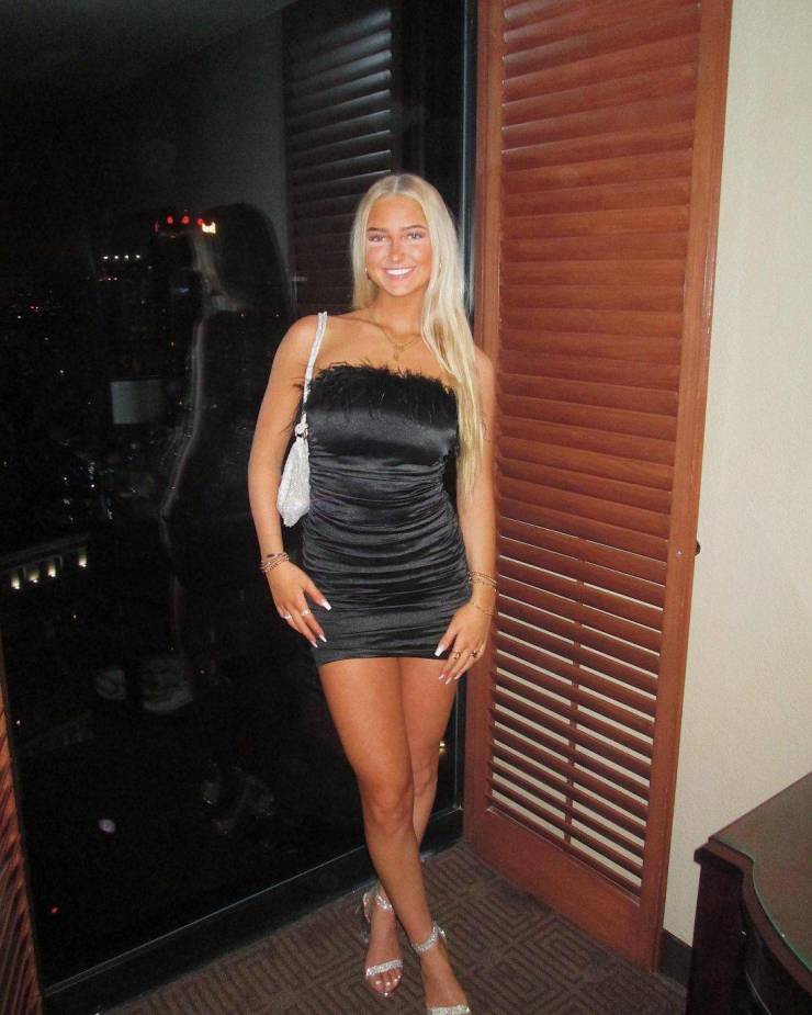 black dress that says it all 32 pics 1.html - 32 HD Photos | Premium Gallery 2026