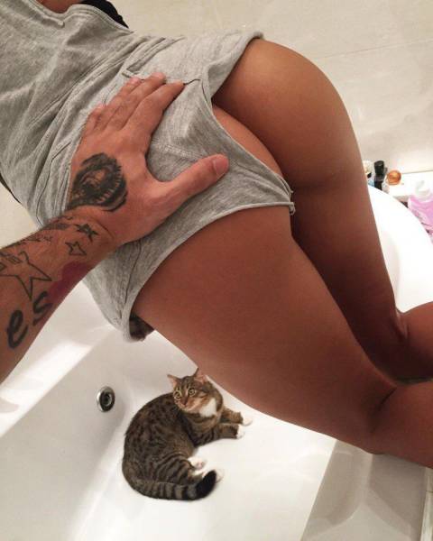 These Girls Rock Great Butts