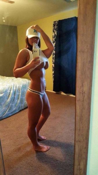 Get Ready For Some Tasty Underboob Pics