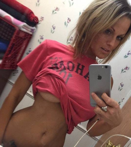 Get Ready For Some Tasty Underboob Pics