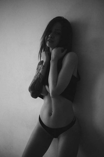 Get Ready For Some Tasty Underboob Pics