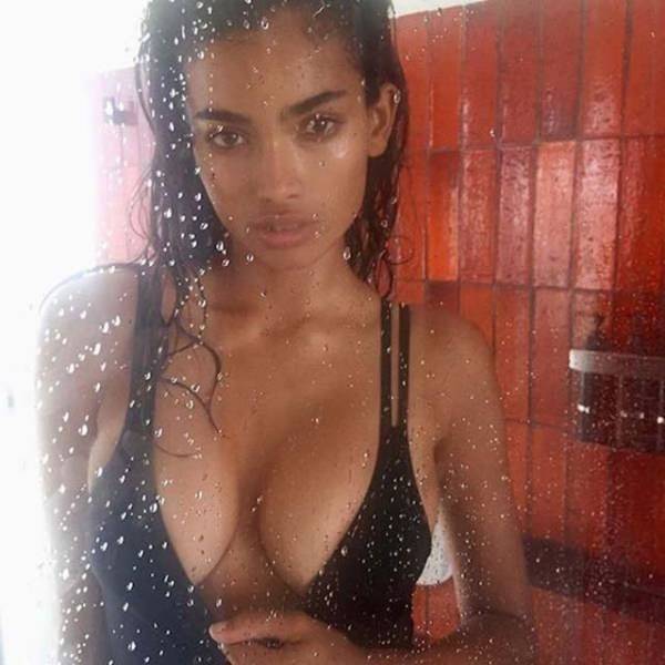 Boobs Make the World Brighte