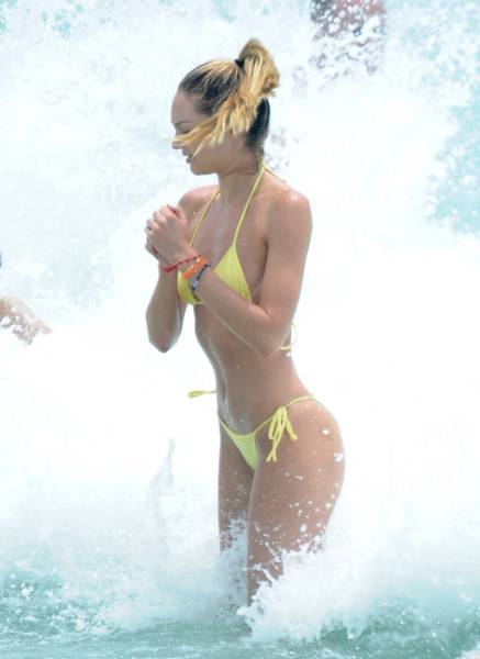 Babes in Bikinis are Like a Dream Come True