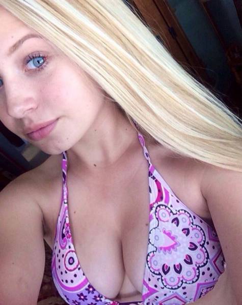 Girls With Beautiful Tits Are A Mouthwatering Sight