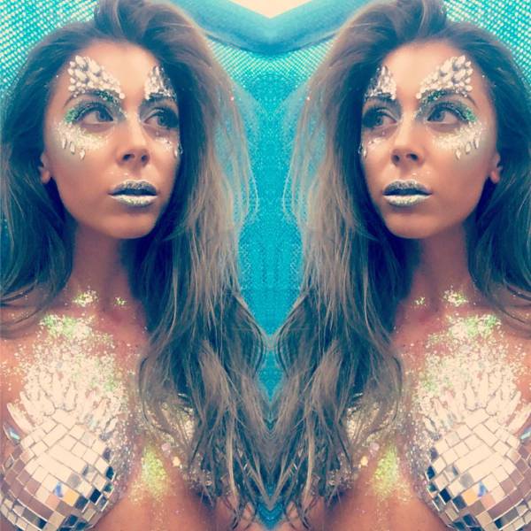 Forget Glitter Booties – Here Come Glitter Boobs!