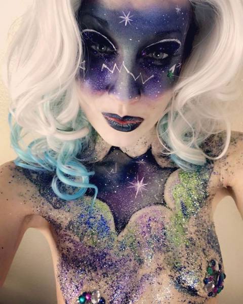 Forget Glitter Booties – Here Come Glitter Boobs!