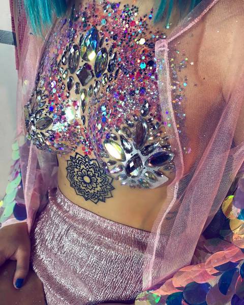 Forget Glitter Booties – Here Come Glitter Boobs!