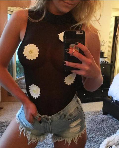 Mesh Clothing Is Simply Mesmerizing