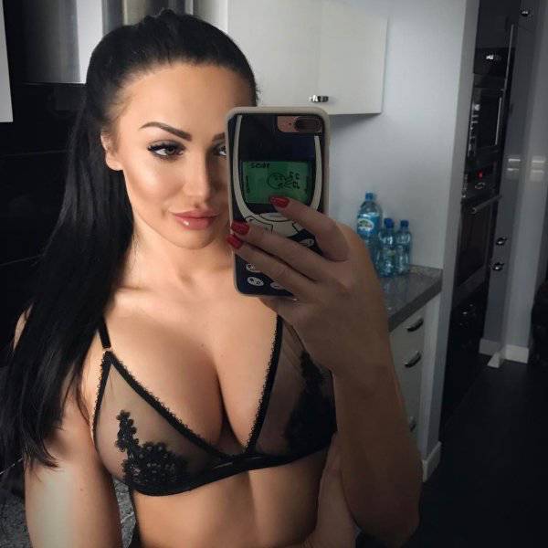 Mesh Clothing Is Simply Mesmerizing