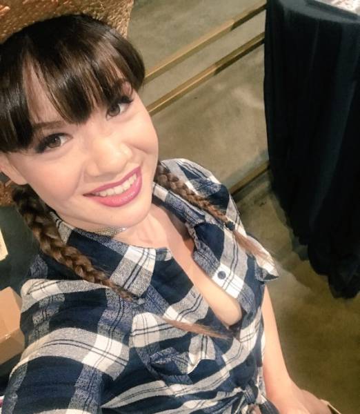 Porn Stars Like Video Games Too!