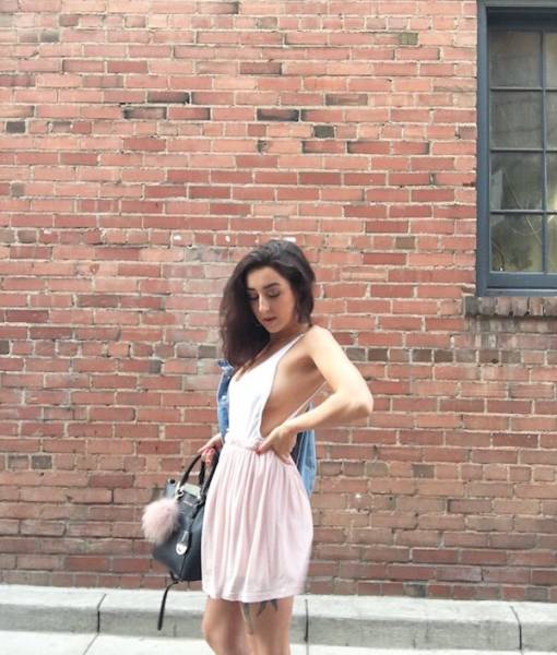 Braless Girls Let Their Boobs Hang Free