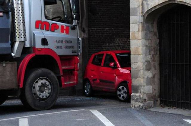 It’s Better Not To Let Girls Drive…