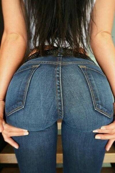 Butt Scoops, It’s Impossible Not To Look At Those!