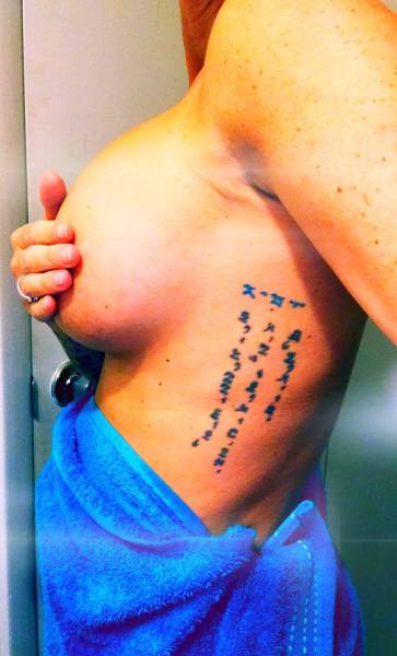 Braless Girls Let Their Boobs Hang Free