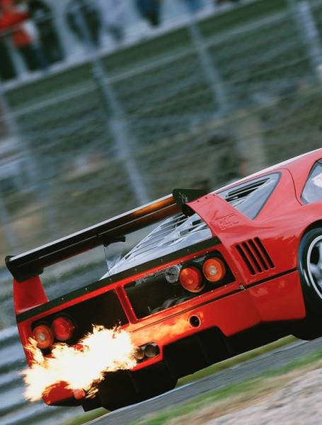 Enzo Ferrari’s Quotes Go Best With Steaming Hot Girls!