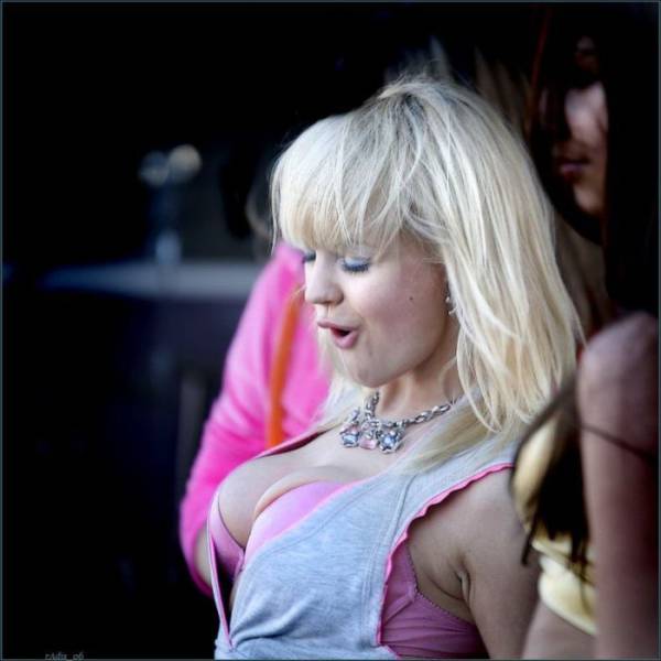 Beautiful Summer Loving Girls