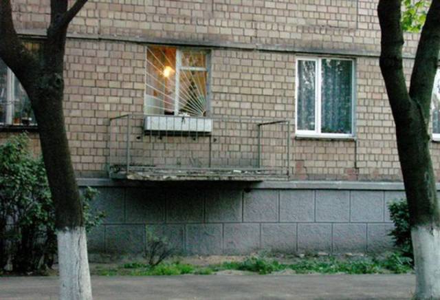 If You Visit Russia, Check The Balconies First