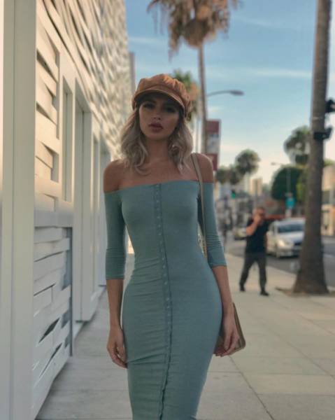 Girls With Awesome Hip Bones