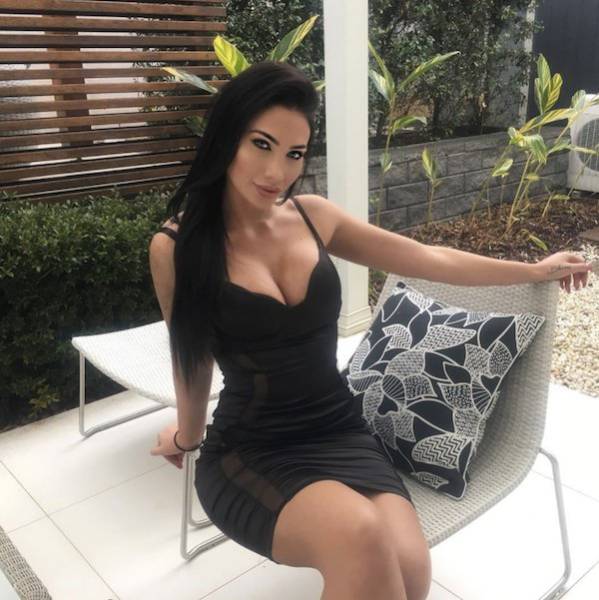 Girls With Awesome Hip Bones