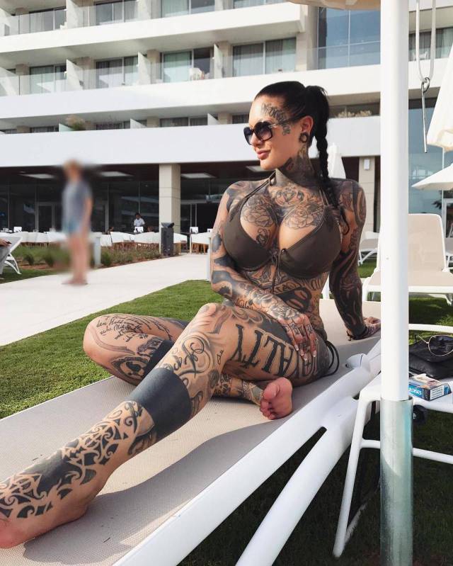 Sexy Girls Showing Off Stunning Tattoos