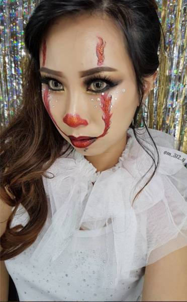 Sexy Pennywise Costumes Are Stuff From Erotic Nightmares…