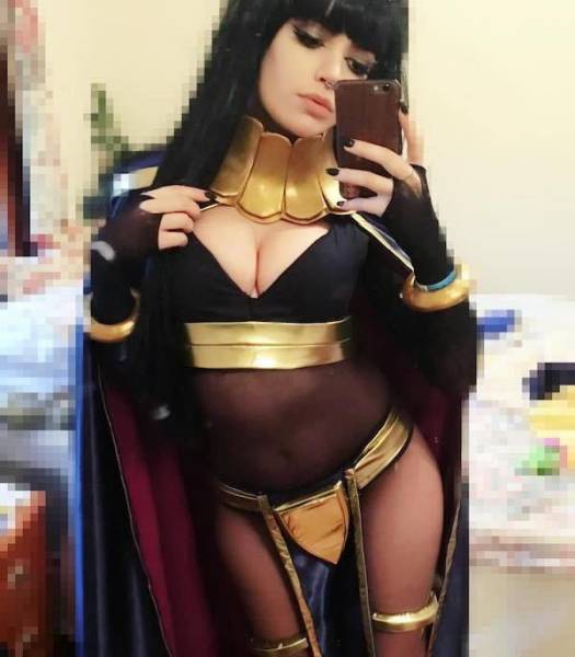 Zalaria Is The Perfect Cosplay Queen