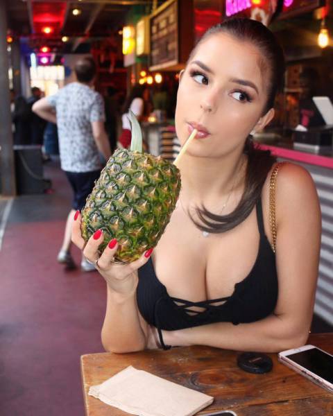 Girls And Food – There’s No Better Combination