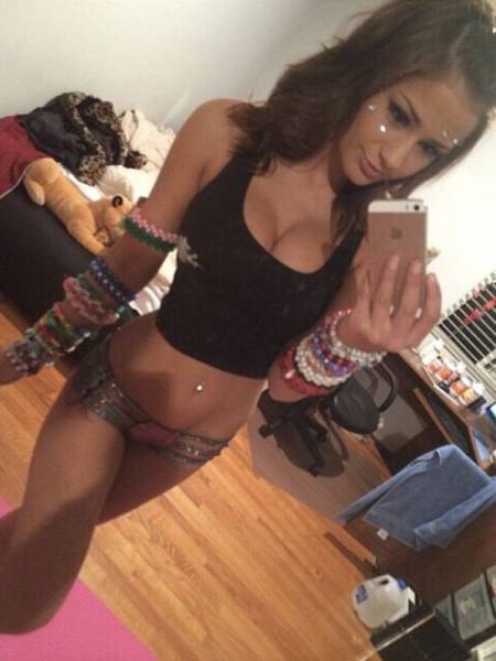 Rave Girls Bring Up The Heat!