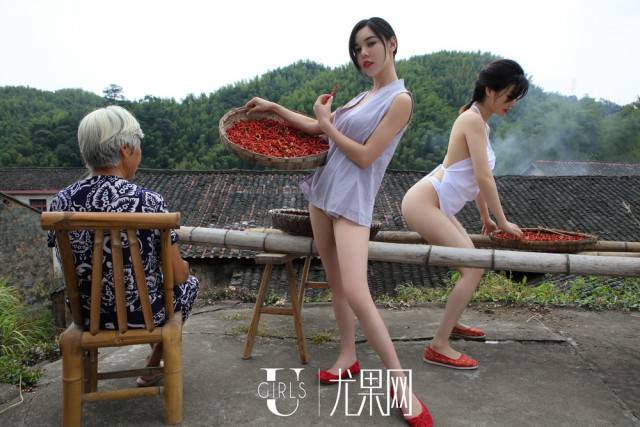 Just Casual Chinese Farmer-Girls Doing Their Daily Routine…