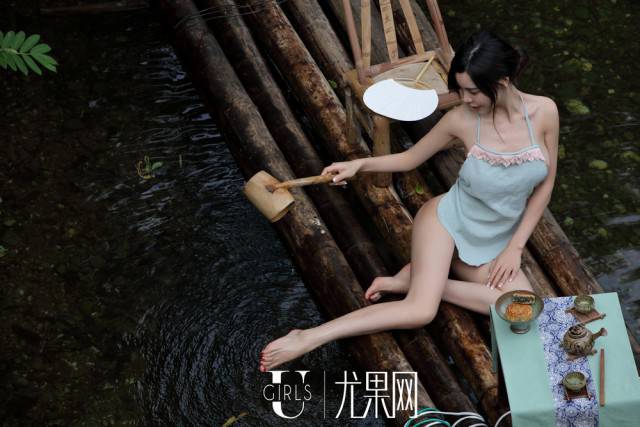 Just Casual Chinese Farmer-Girls Doing Their Daily Routine…
