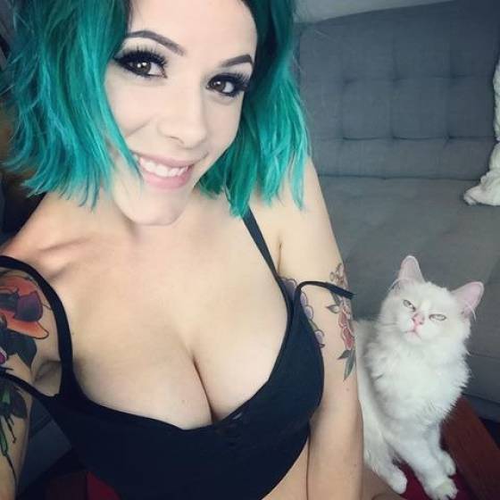 Tattoos Give Girls Some Unique Flair