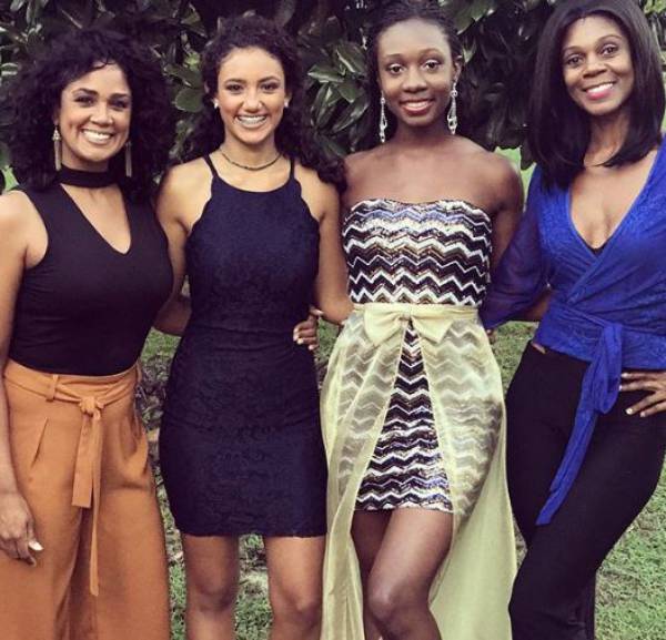 Who Is Mother And Who Is Daughter Here?!