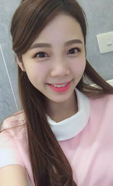 World’s Hottest Nurse Is From Taiwan